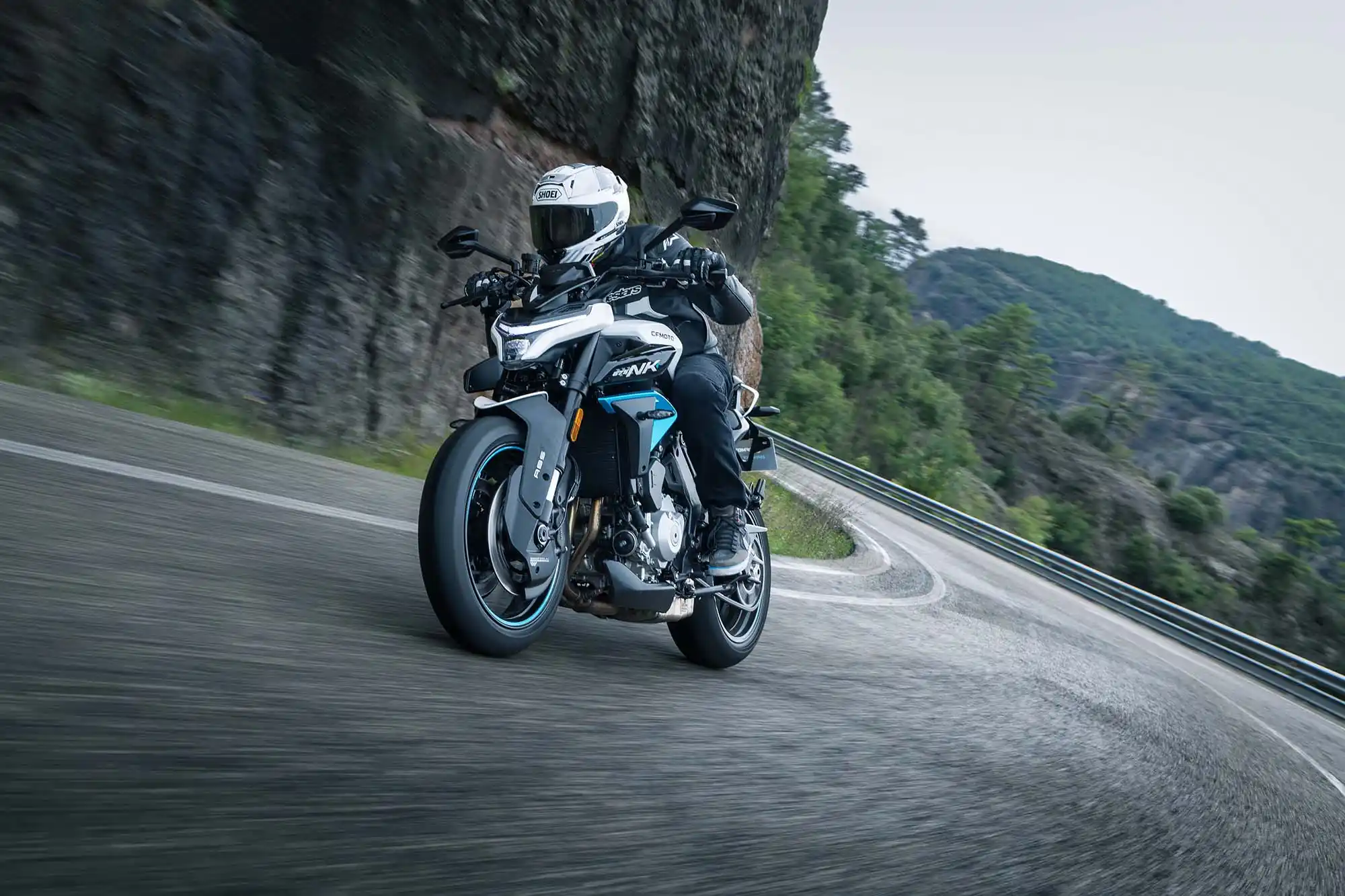 CFMOTO 675NK | La route pour terrain de jeu